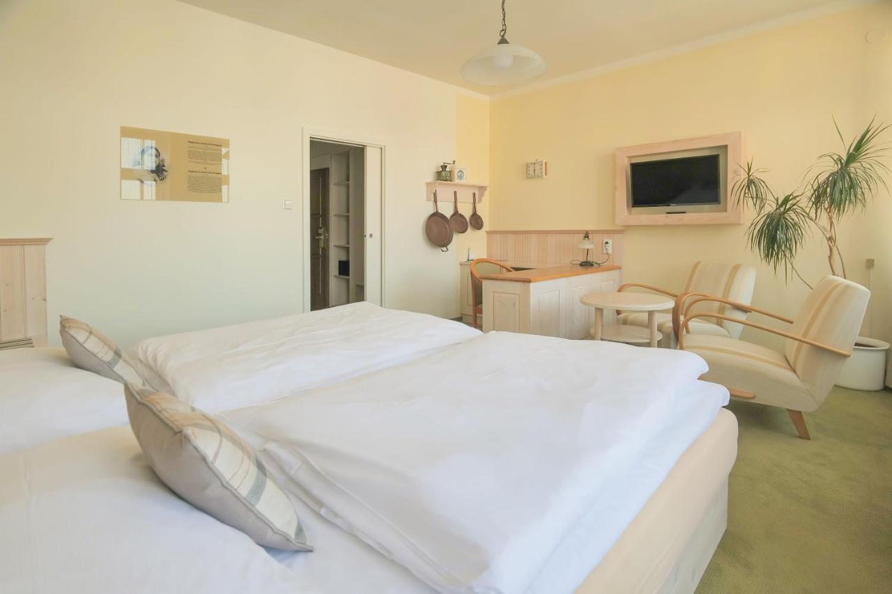Hotel Zlata Hvezda Litomysl Luaran gambar