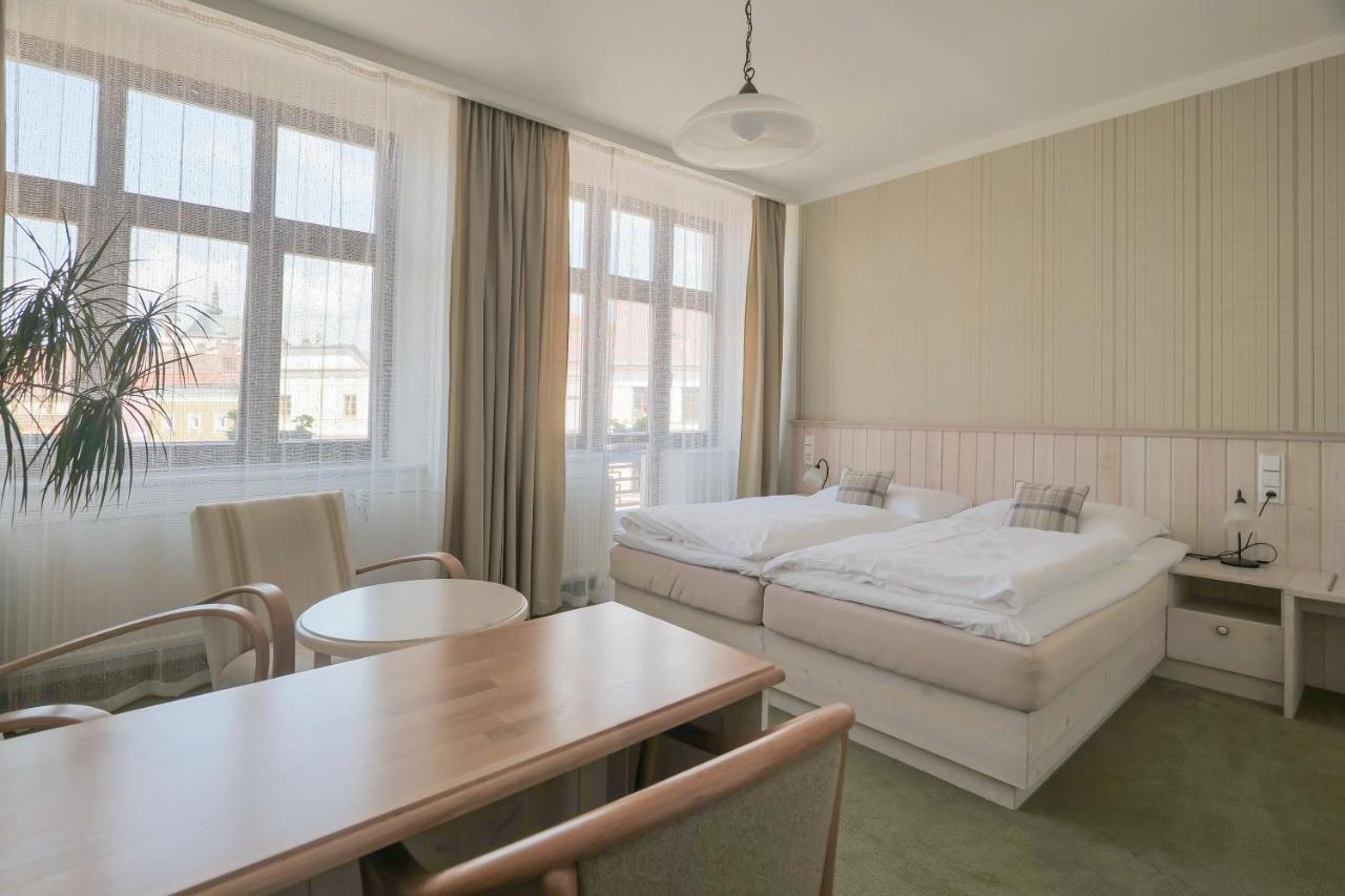 Hotel Zlata Hvezda Litomysl Luaran gambar