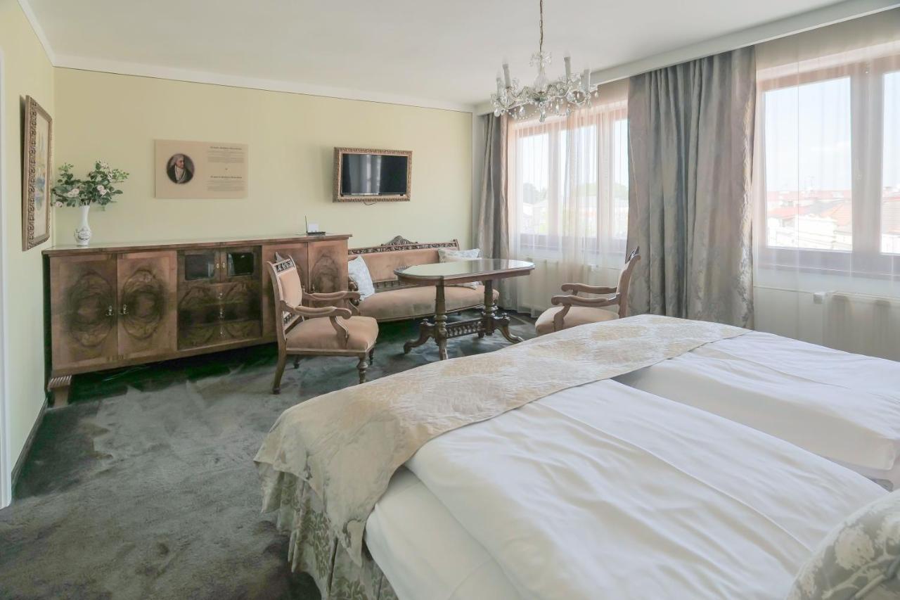 Hotel Zlata Hvezda Litomysl Luaran gambar