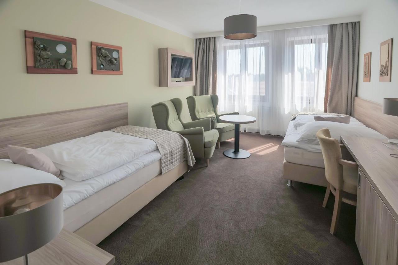 Hotel Zlata Hvezda Litomysl Luaran gambar