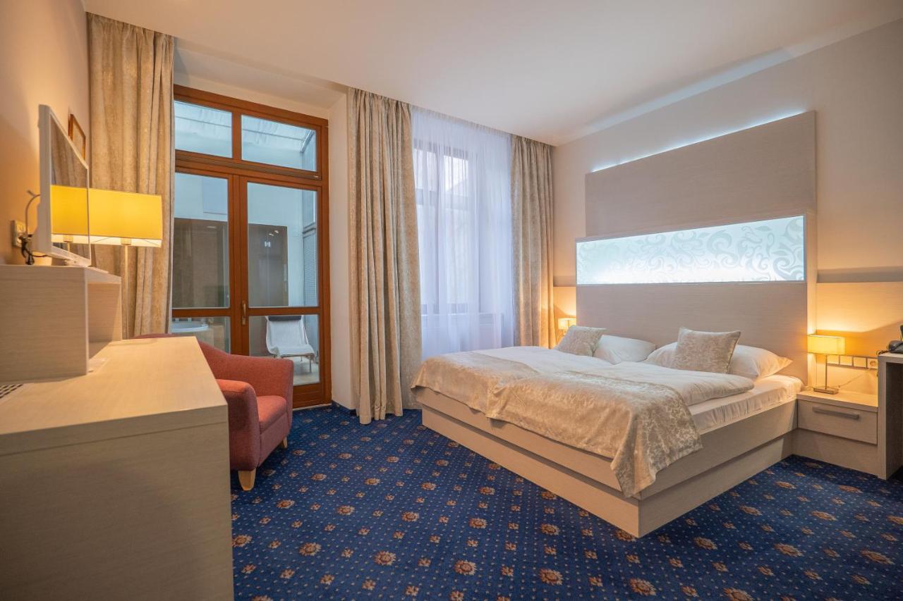 Hotel Zlata Hvezda Litomysl Luaran gambar