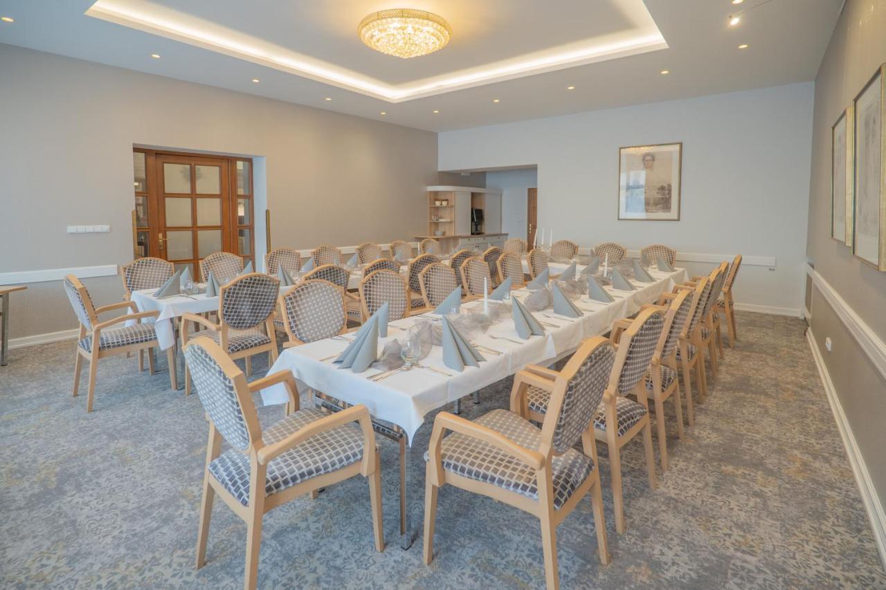 Hotel Zlata Hvezda Litomysl Luaran gambar