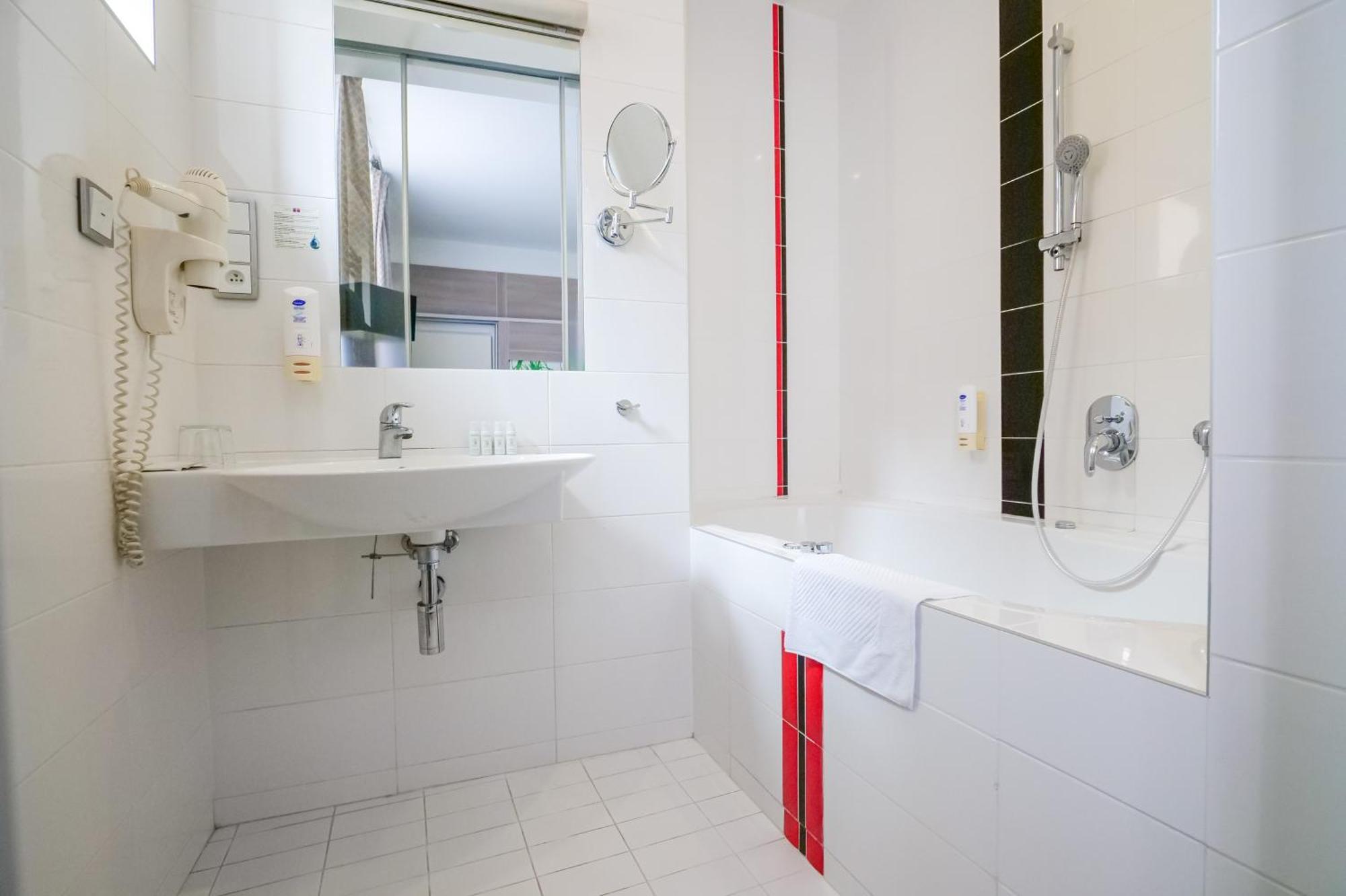 Hotel Zlata Hvezda Litomysl Luaran gambar